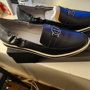 New in box Raina 2 by Naturalizer size 11